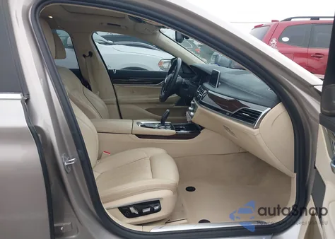 2016 BMW 740I из США, поврежденный, VIN WBA7E2C53GG547605